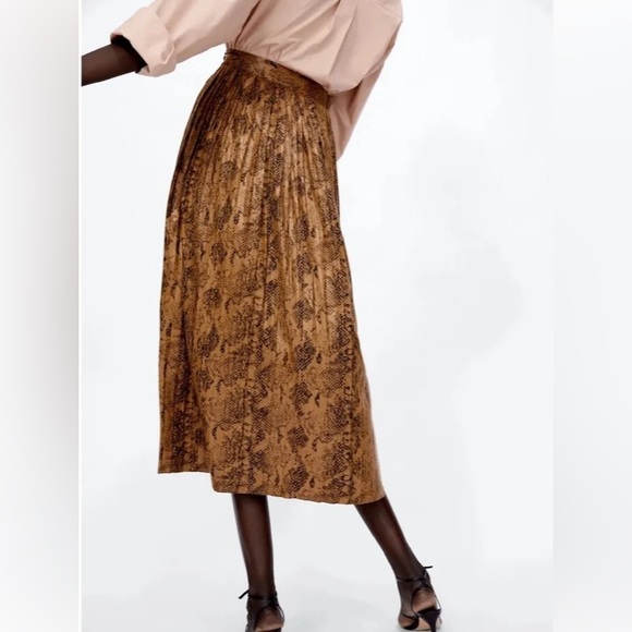 Zara Women’s Faux Suede Snake Print Pleated Midi Skirt - Size L - Picture 5 of 12